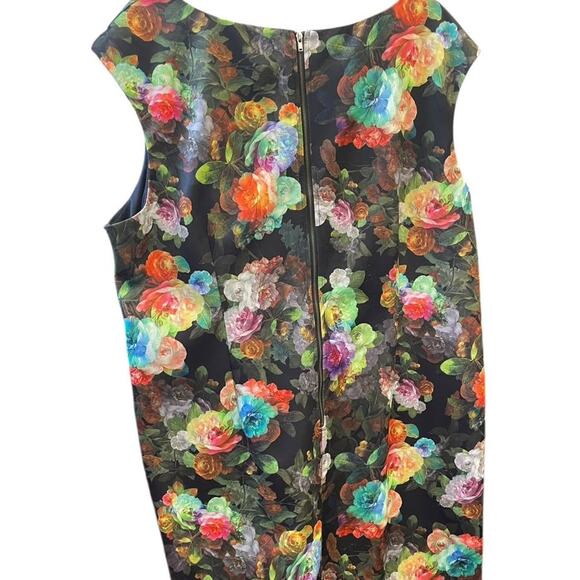 Black floral dress with a - Picture 3 of 3